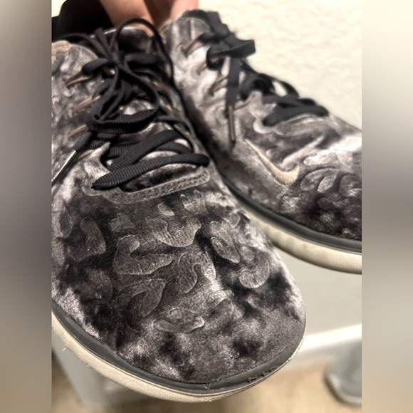 Nike Free Rn 18 “Wild Velvet - Oil Gray” - Picture 2 of 8